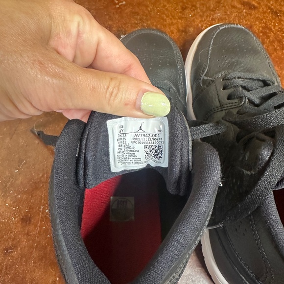 Jumpman Shoes - Picture 2 of 7